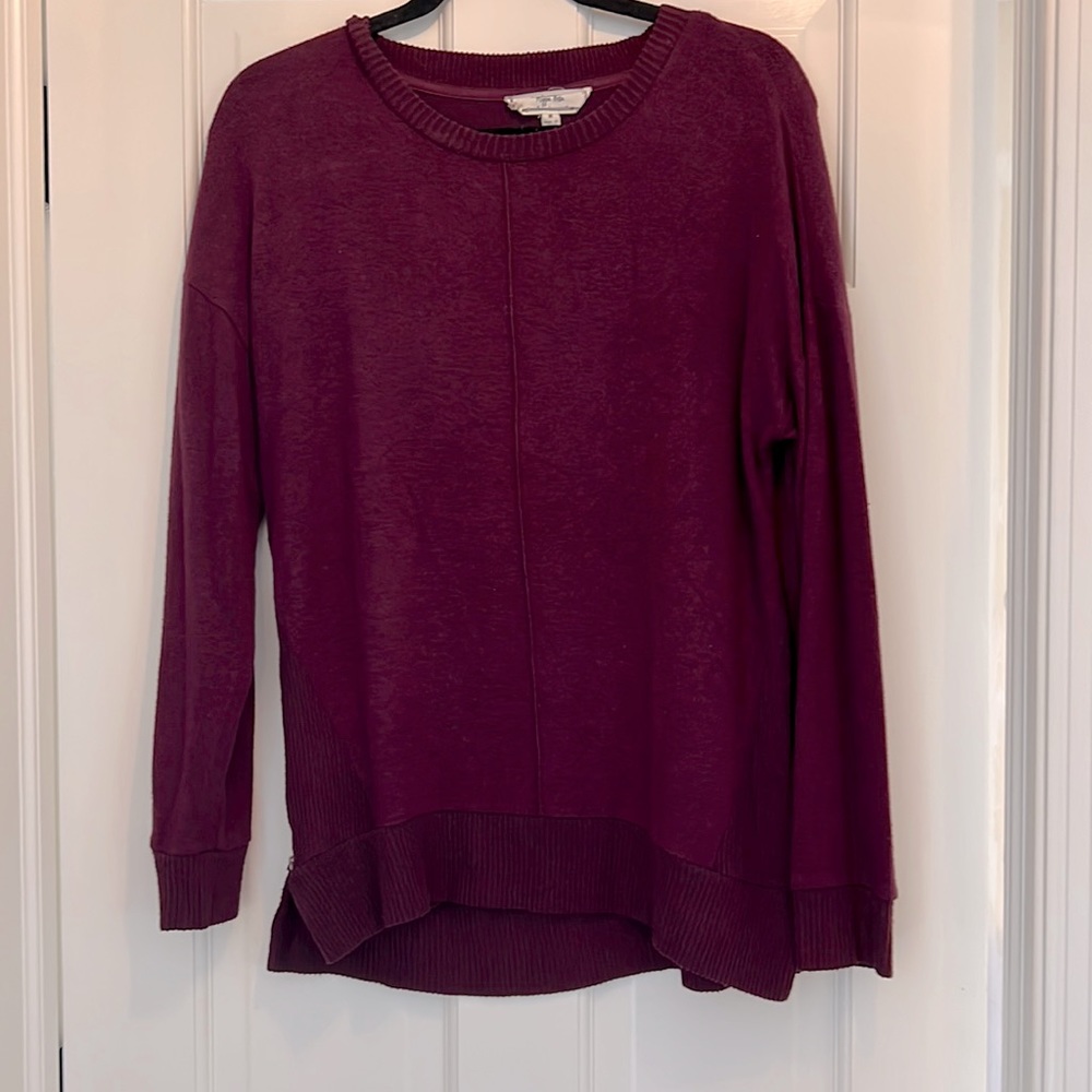 Hippie Rose size M purple sweater